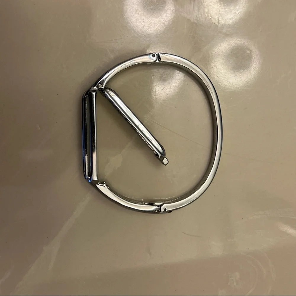 Fitbit Bangle (Rare color,‎ MSRP of 60$, for Fitbit flex 2)